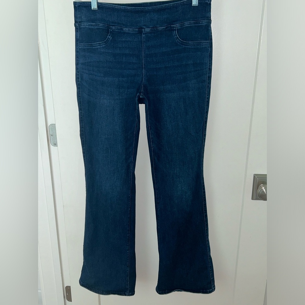 American Eagle high rise pull on flare leg jeans women's sz L EUC LN